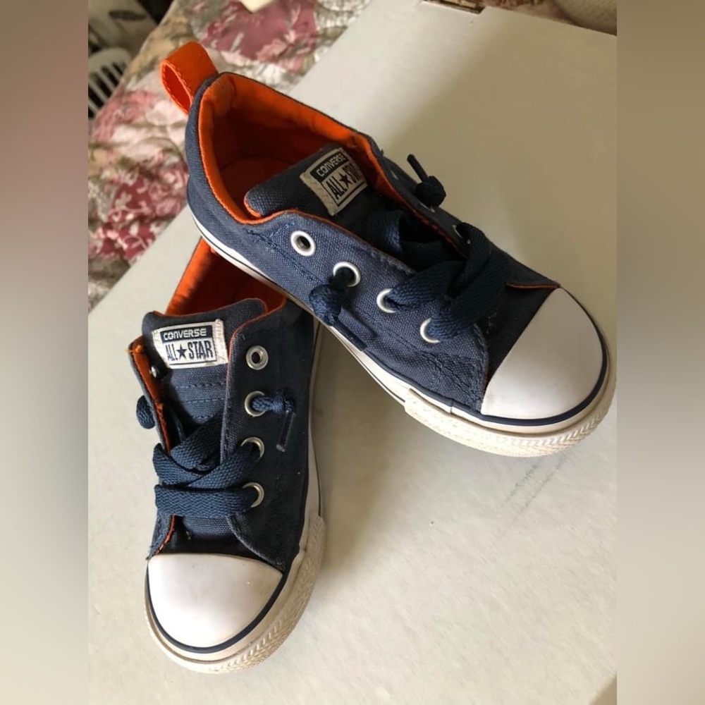 Converse Size 9 toddler Navy & Orange GUC